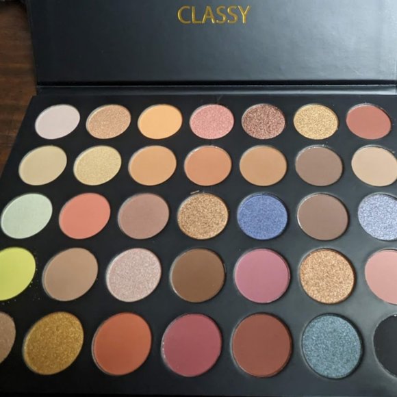 RV Cosmetics Classy 35 Matte & Shimmer Shades Eyeshadow Palette - Picture 1 of 9